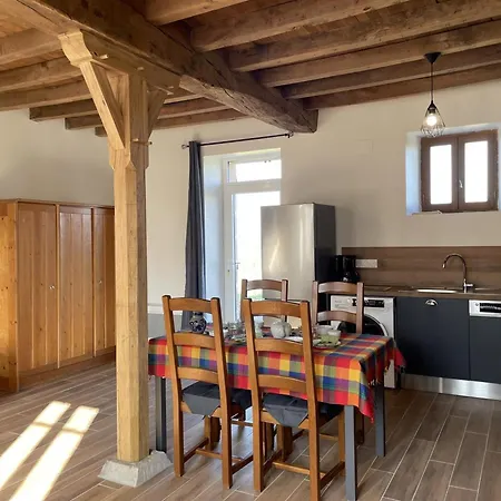 A La Ferme Avec Confort, Proche De Bourbon-l'archambault, Ideal Pour Randos Et Curistes - Fr-1-489-432 * Ygrande