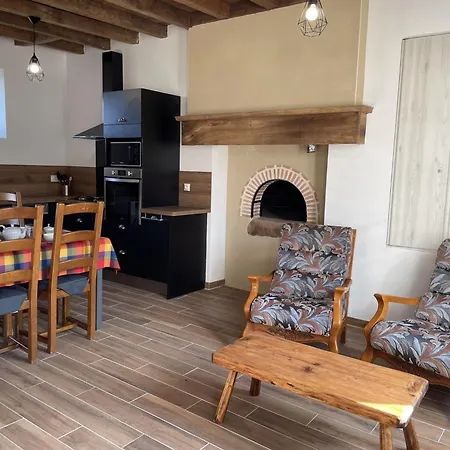 A La Ferme Avec Confort, Proche De Bourbon-l'archambault, Ideal Pour Randos Et Curistes - Fr-1-489-432 *