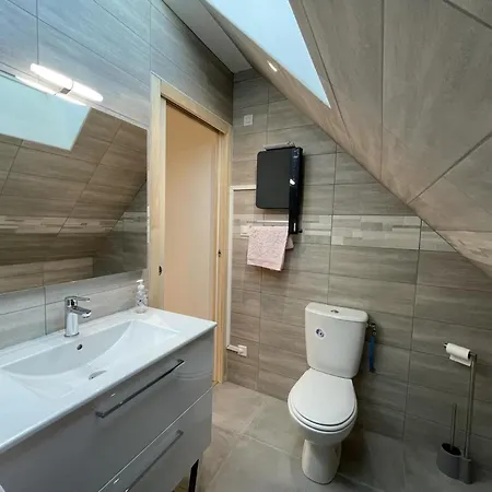 à La Ferme Avec Confort, Proche De Bourbon-l'archambault, Idéal Pour Randos Et Curistes - Fr-1-489-432 Casa de Campo Ygrande