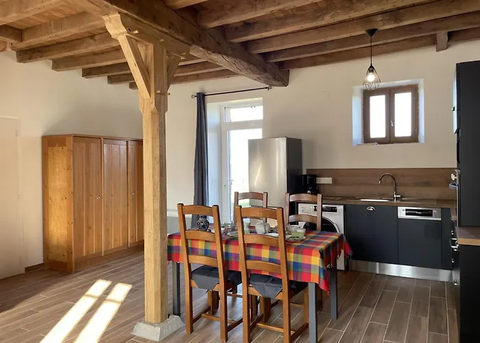 A La Ferme Avec Confort, Proche De Bourbon-l'archambault, Ideal Pour Randos Et Curistes - Fr-1-489-432 * Ygrande