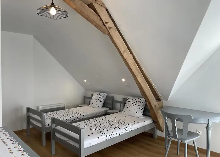 A La Ferme Avec Confort, Proche De Bourbon-l'archambault, Ideal Pour Randos Et Curistes - Fr-1-489-432 בית נופש Ygrande