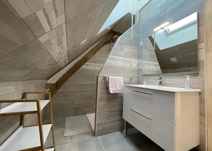 בית נופש A La Ferme Avec Confort, Proche De Bourbon-l'archambault, Ideal Pour Randos Et Curistes - Fr-1-489-432 Ygrande