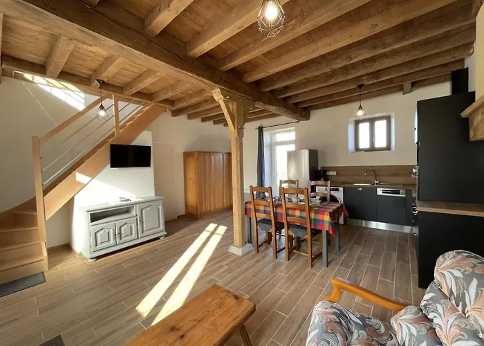 A La Ferme Avec Confort, Proche De Bourbon-l'archambault, Ideal Pour Randos Et Curistes - Fr-1-489-432 בית נופש