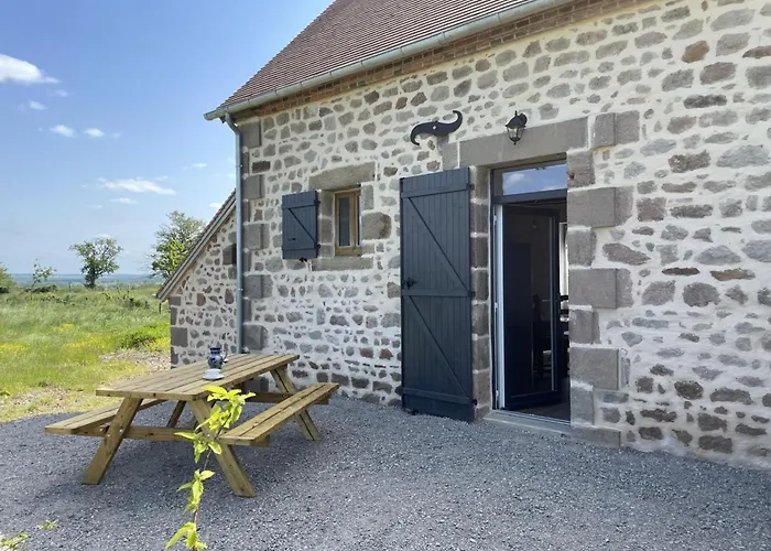 בית נופש A La Ferme Avec Confort, Proche De Bourbon-l'archambault, Ideal Pour Randos Et Curistes - Fr-1-489-432 Ygrande